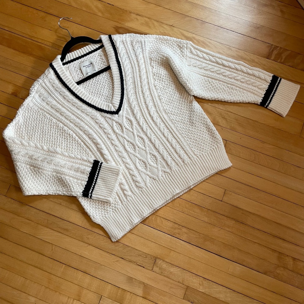 ABERCROMBIE & FITCH Tipped Slouchy Cable V-Neck Sweater Chunky Boxy Fit Preppy